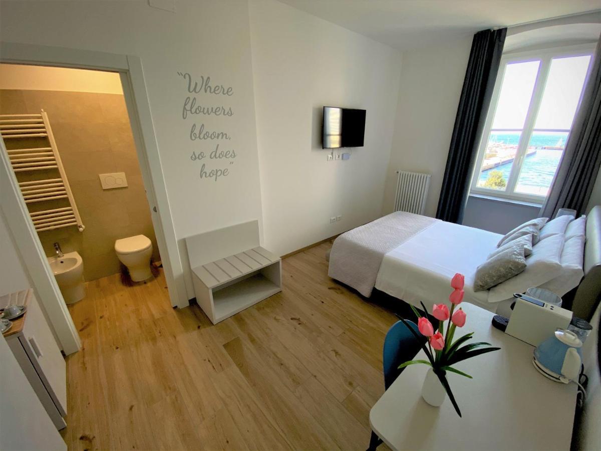 Five Flowers Guest House Trieste Eksteriør bilde